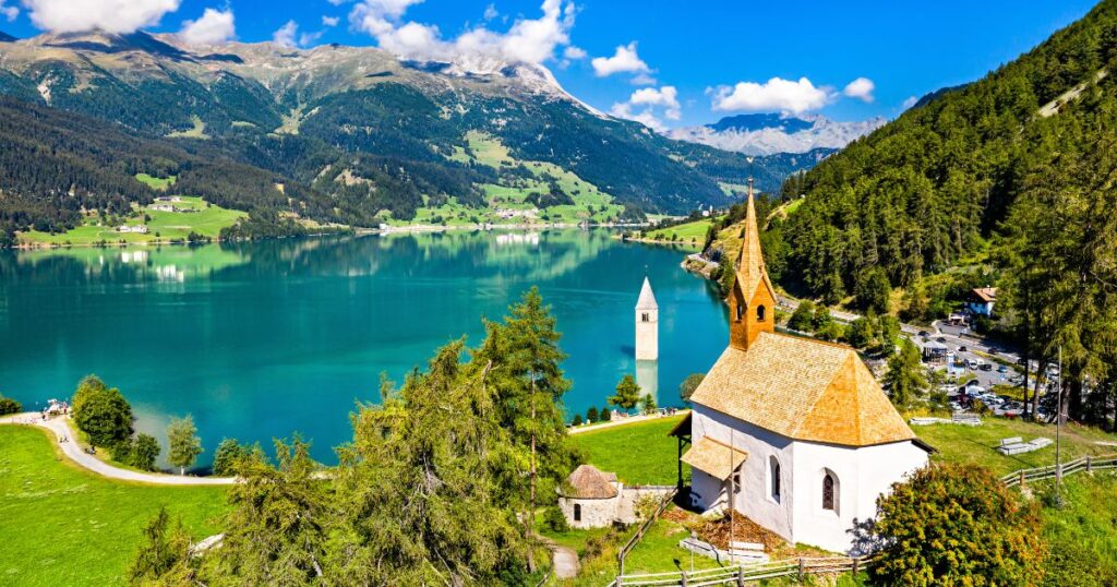 il lago di Resia visto dall'alto