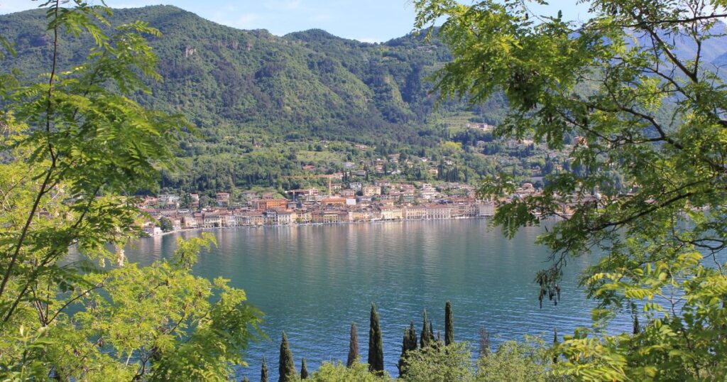 ladini in abiti tradizionali città di Salò